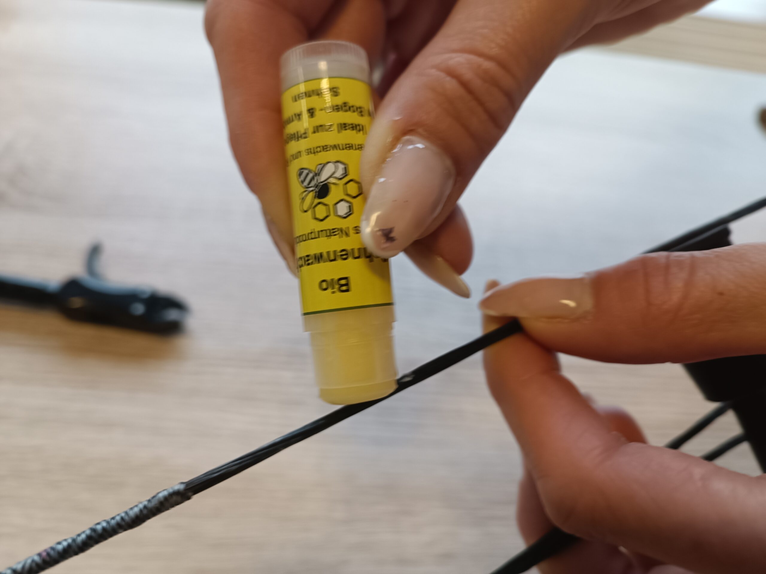 premium Sehnenwachs zur Pflege von Bogen- und Ambrustsehnen – Bild 2